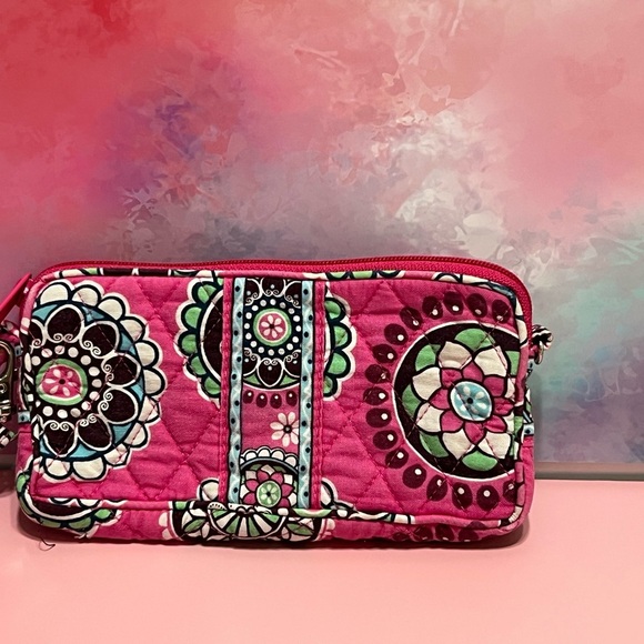 Pink Vera Bradley Wristlet used but in good condition. No rips or stains. - Picture 2 of 7